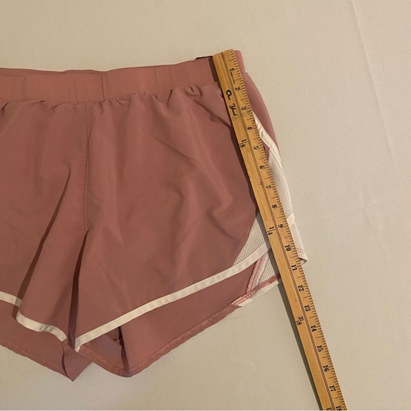 Under Armour Sz L Women’s Pink Athletic Shorts with Elastic Waistband - Picture 4 of 7